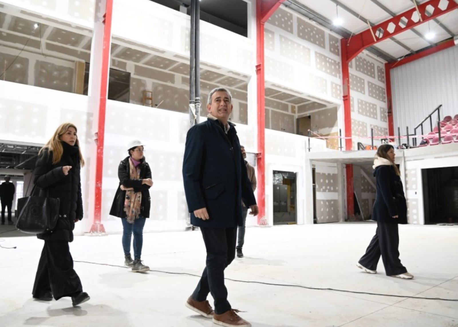 El intendente recorrió la obra del Arena Sports que se construye en Rosario